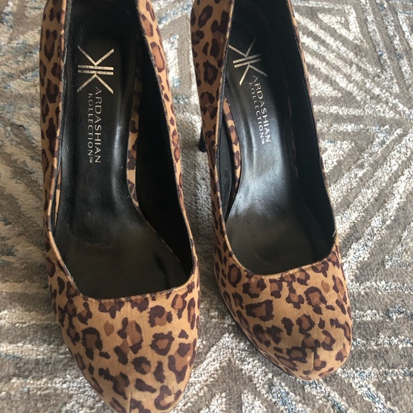 Shoes - Picture 4 of 9